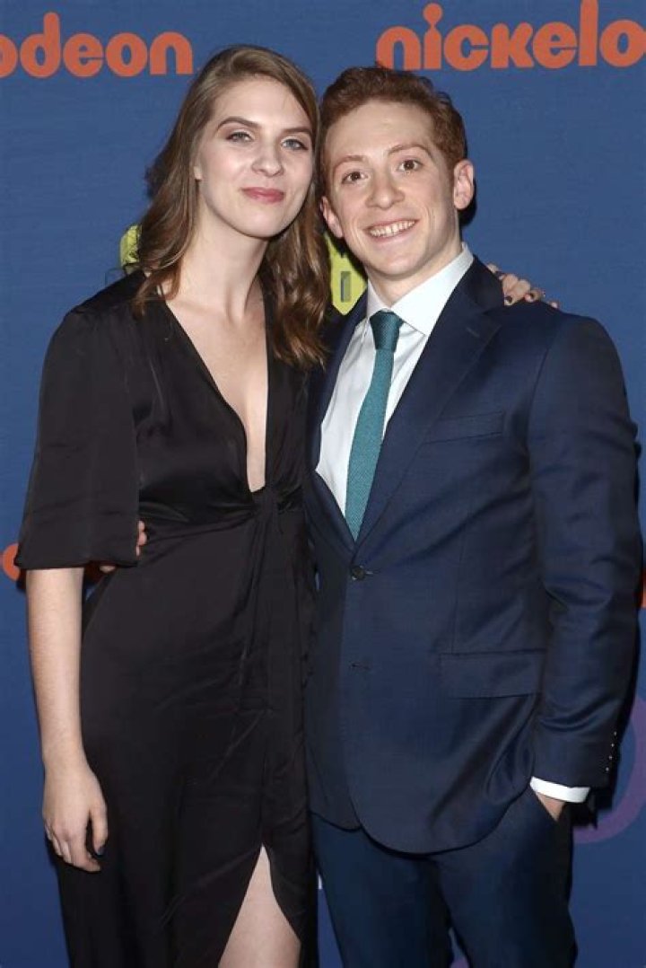 Lilly Jay – Why did Lilly Jay and Ethan Slater Divorced? | Age, Biography, Wiki, Career, Net Worth, Relationship &amp; Facts